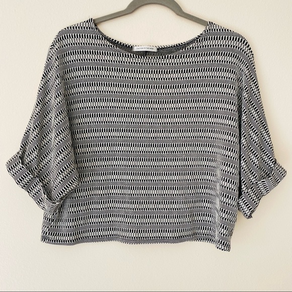 Caution to the wind loose fit crop top - Picture 4 of 6